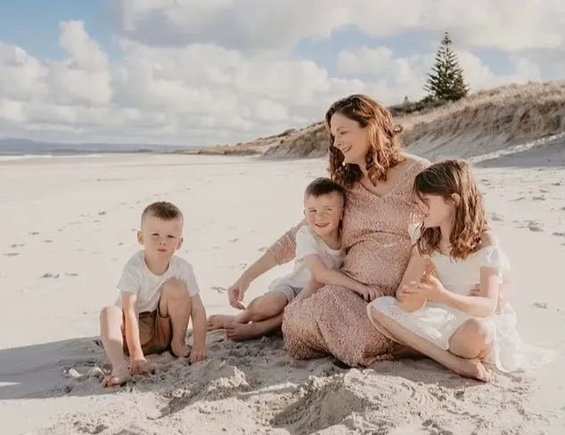 给别人生孩子！新西兰女子公开“代孕”体验，老公要签字同意……