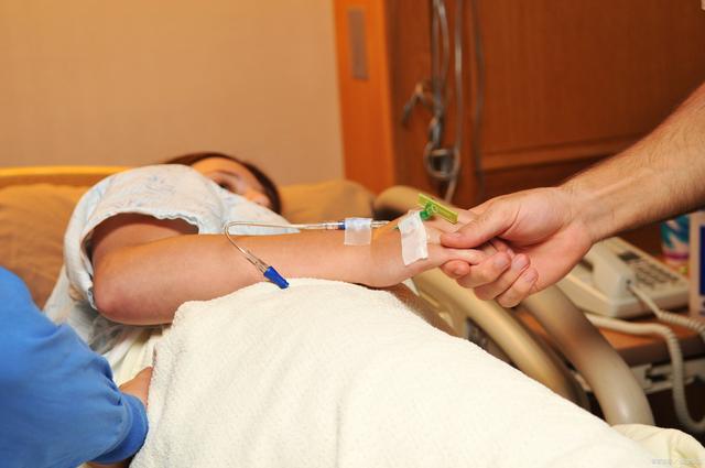 试管婴儿取卵复杂吗?取卵前需要注意些什么? 试管婴儿取卵复杂吗?取卵前需要注意些什么?