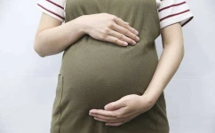 孕妇肚子大小和胎儿发育有关吗？