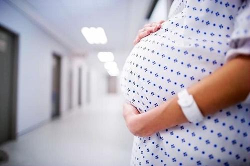 国家卫健委：高龄孕产妇占比增加 提升急危重症孕产妇救治能力 