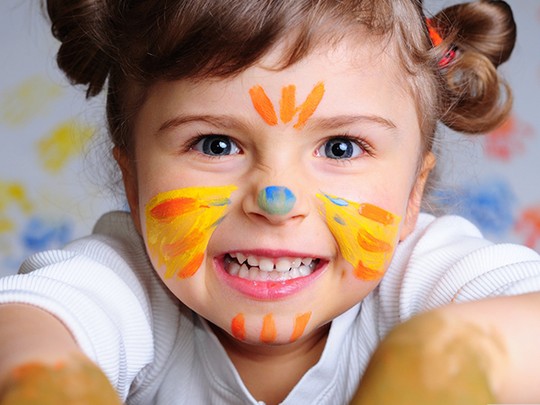 一辈子只生一个孩子的夫妻家庭，20年后会后悔没多生